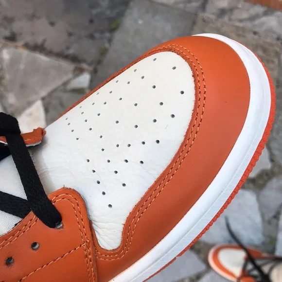 Air Jordan 1 Retro High OG 'Shattered Backboard Away' - Picture 14 of 17